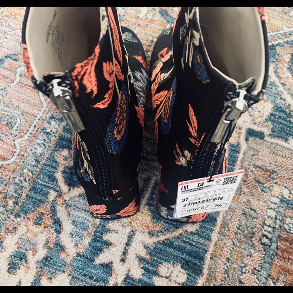 ZARA Embroidered booties - Picture 2 of 3